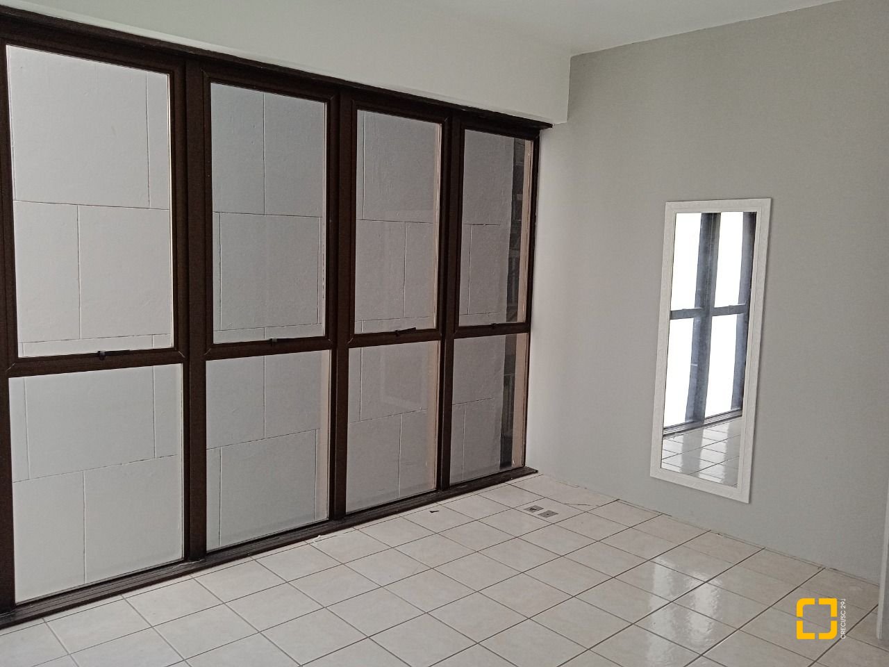 Sala com 57m², no bairro Centro em Florianópolis