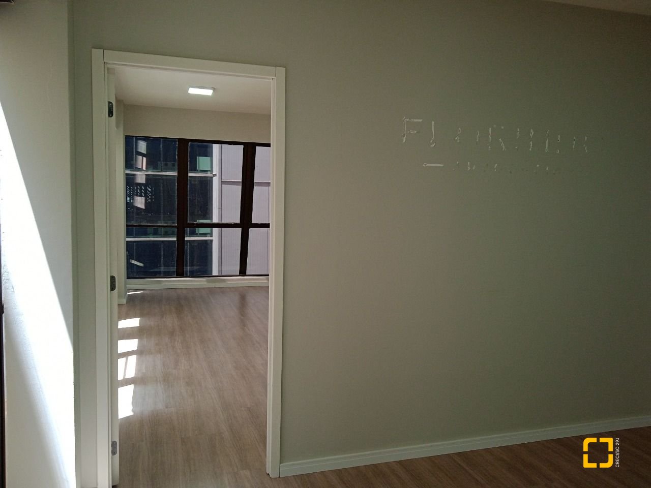 Sala com 57m², no bairro Centro em Florianópolis