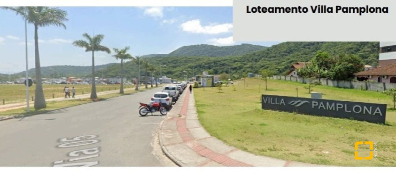 Casa com 178m², 6 quartos (sendo 3 suítes), 1 garagem, no bairro Rio Tavares em Florianópolis