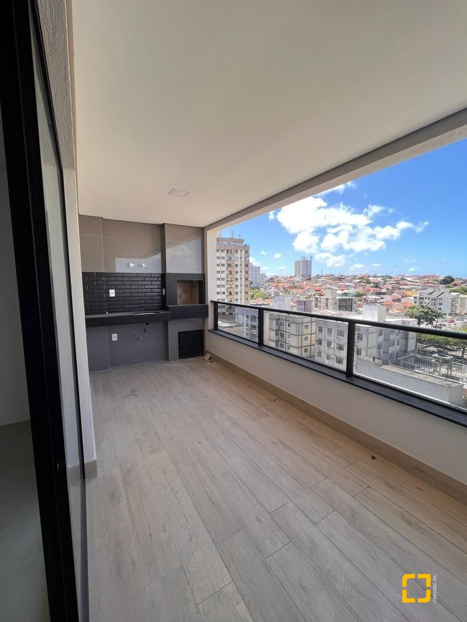 Apartamento com 154m², 4 quartos (sendo 4 suítes), 2 garagens, no bairro Floresta em São José