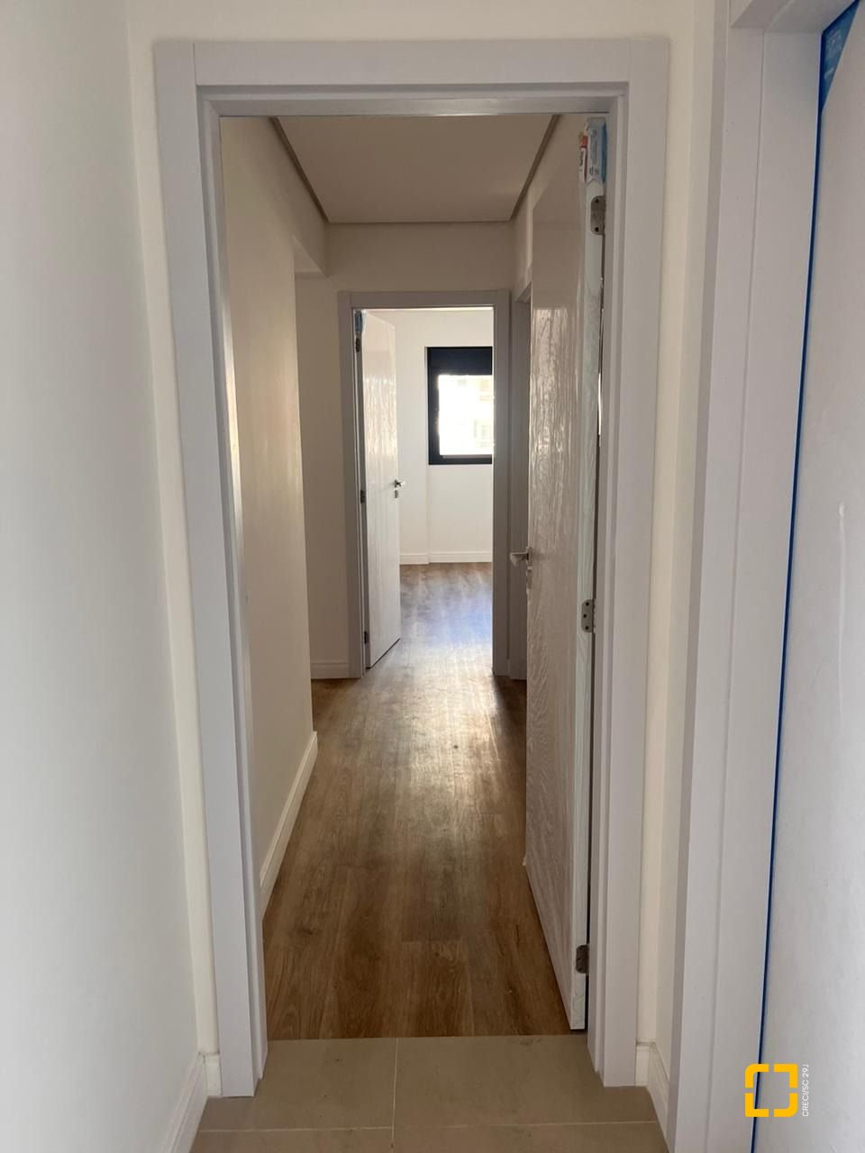 Apartamento com 154m², 4 quartos (sendo 4 suítes), 2 garagens, no bairro Floresta em São José