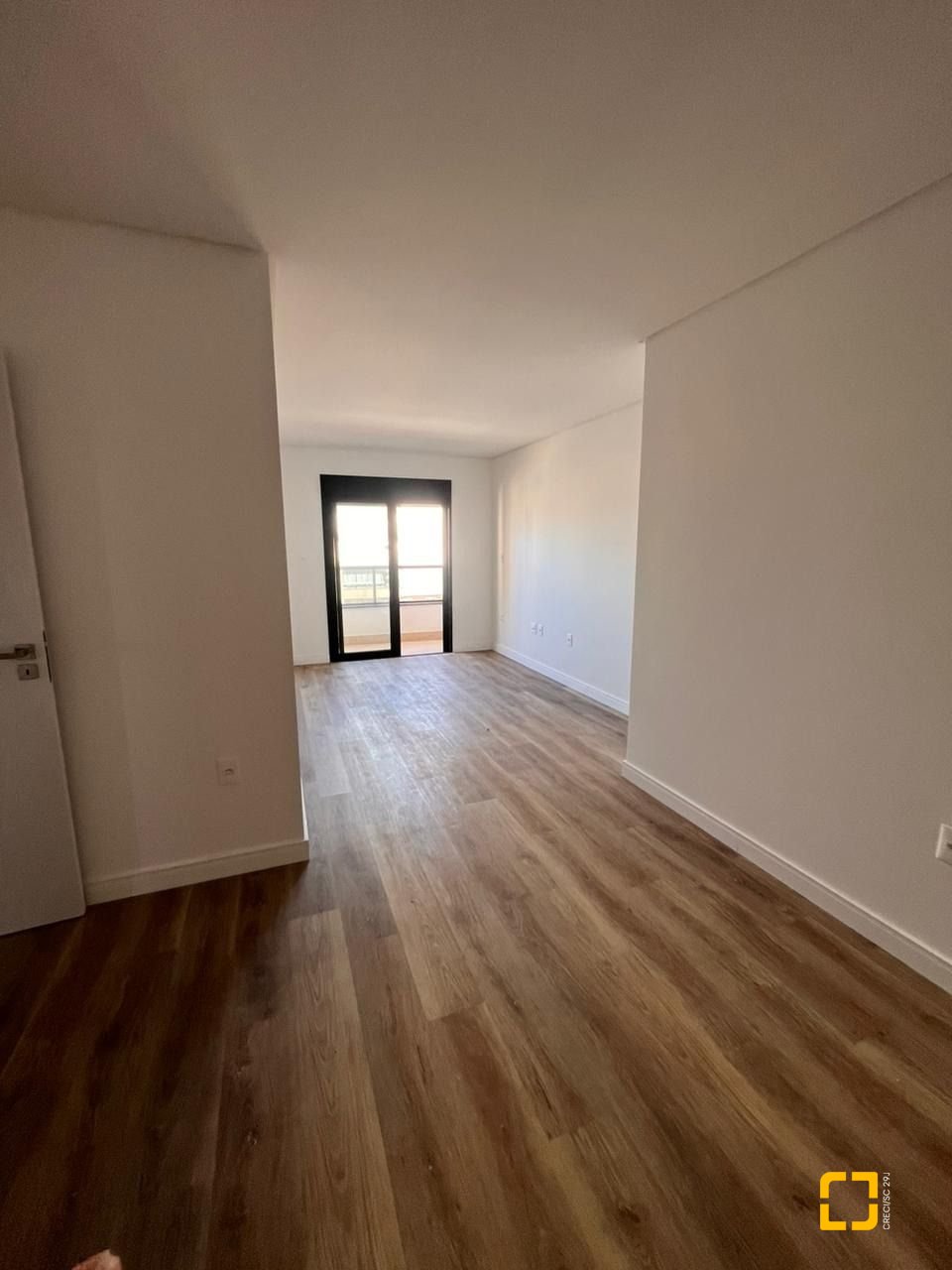 Apartamento com 154m², 4 quartos (sendo 4 suítes), 2 garagens, no bairro Floresta em São José