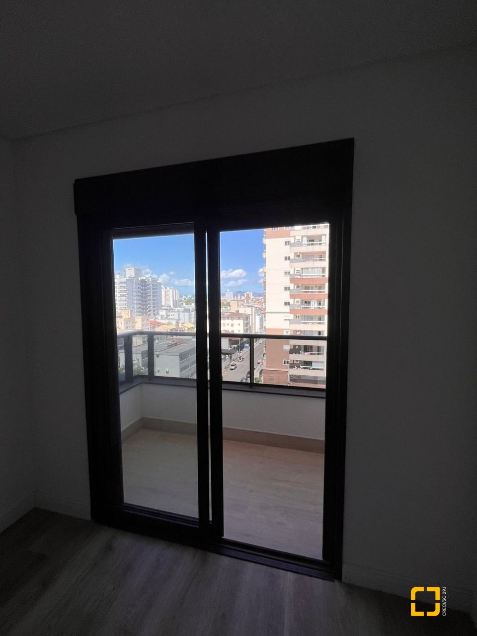 Apartamento com 154m², 4 quartos (sendo 4 suítes), 2 garagens, no bairro Floresta em São José