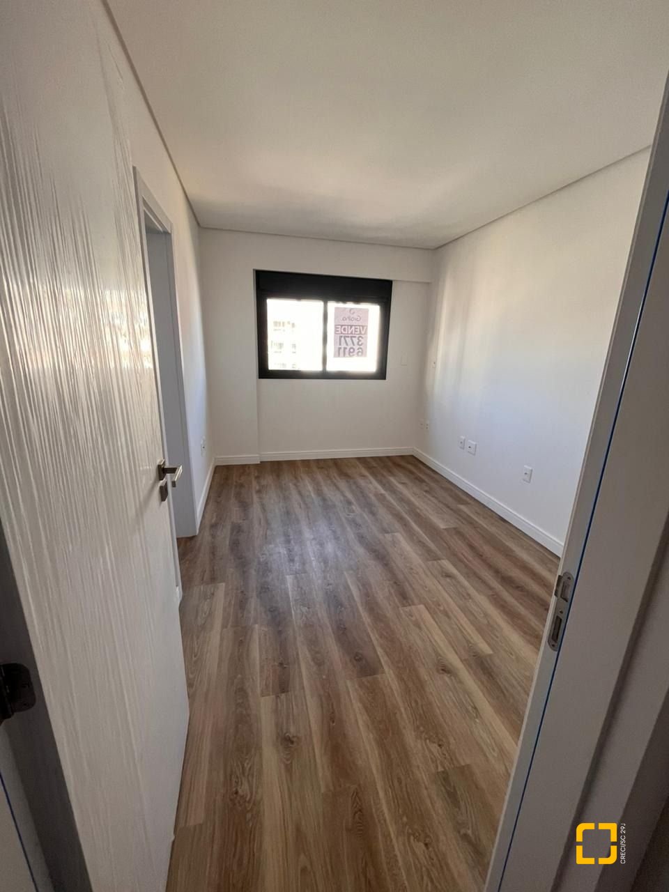 Apartamento com 154m², 4 quartos (sendo 4 suítes), 2 garagens, no bairro Floresta em São José