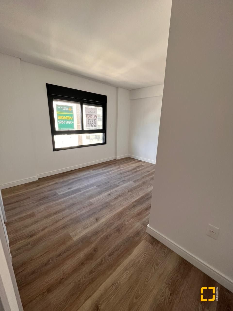 Apartamento com 154m², 4 quartos (sendo 4 suítes), 2 garagens, no bairro Floresta em São José