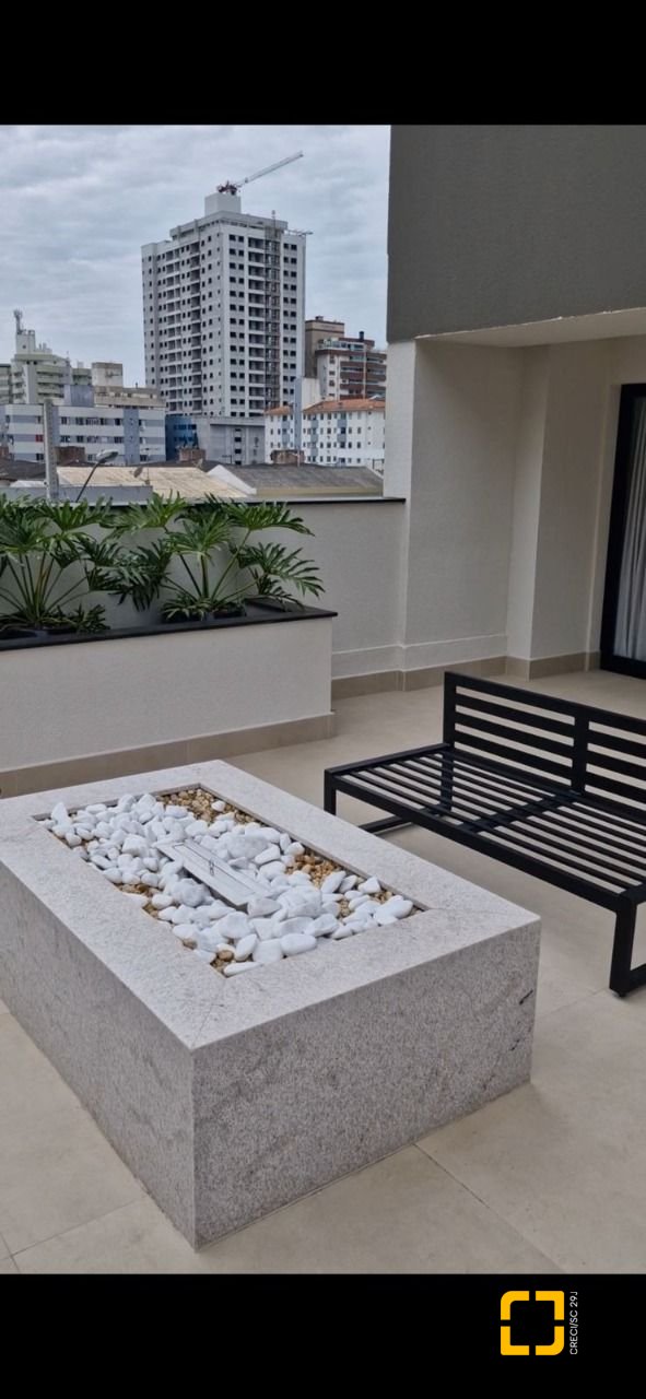 Apartamento com 154m², 4 quartos (sendo 4 suítes), 2 garagens, no bairro Floresta em São José