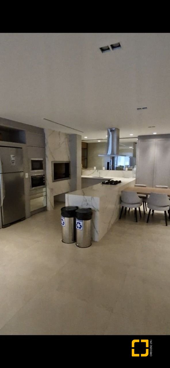 Apartamento com 154m², 4 quartos (sendo 4 suítes), 2 garagens, no bairro Floresta em São José