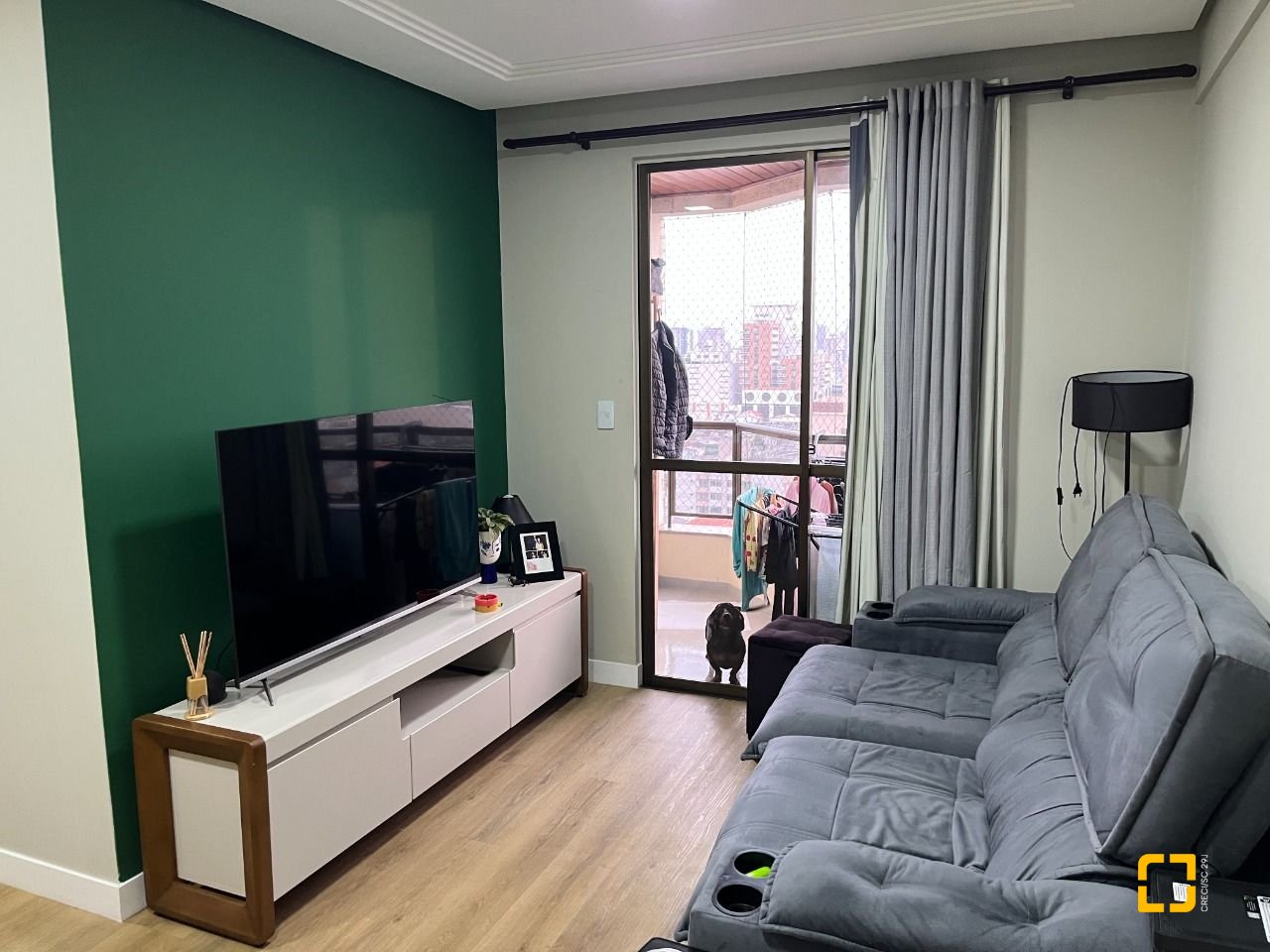 Apartamento com 57m², 2 quartos, 1 garagem, no bairro Barreiros em São José