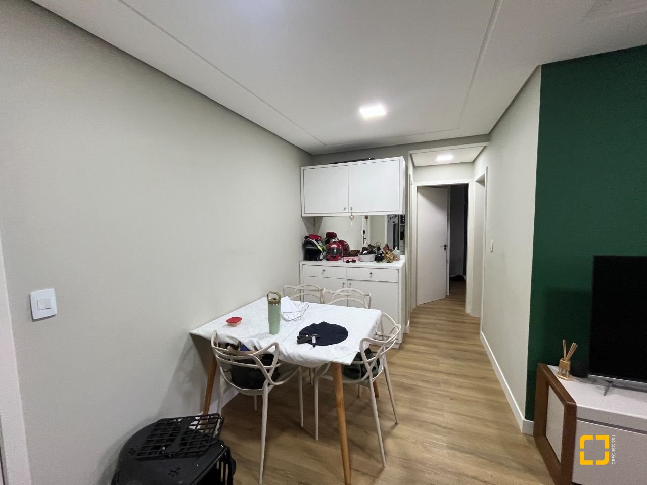 Apartamento com 57m², 2 quartos, 1 garagem, no bairro Barreiros em São José