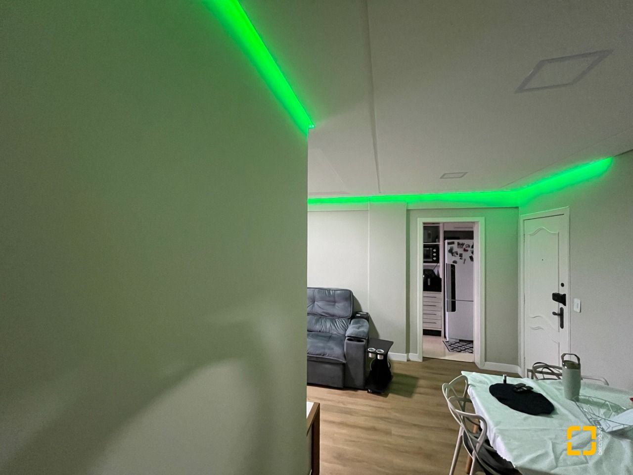 Apartamento com 57m², 2 quartos, 1 garagem, no bairro Barreiros em São José
