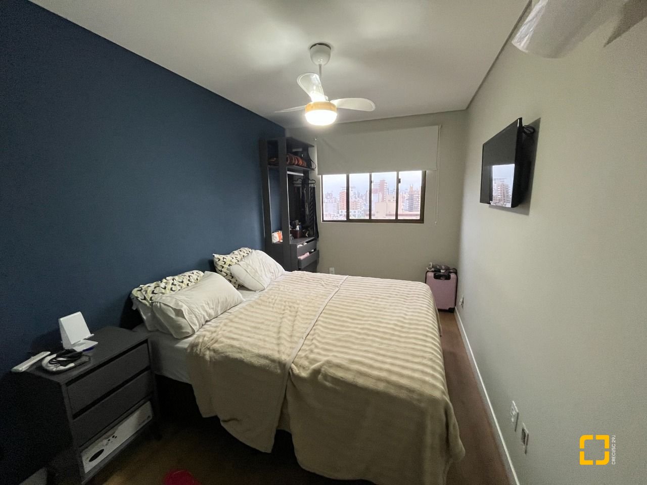 Apartamento com 57m², 2 quartos, 1 garagem, no bairro Barreiros em São José