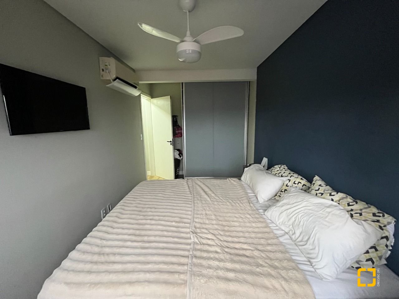 Apartamento com 57m², 2 quartos, 1 garagem, no bairro Barreiros em São José