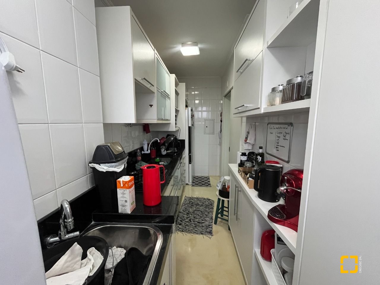 Apartamento com 57m², 2 quartos, 1 garagem, no bairro Barreiros em São José
