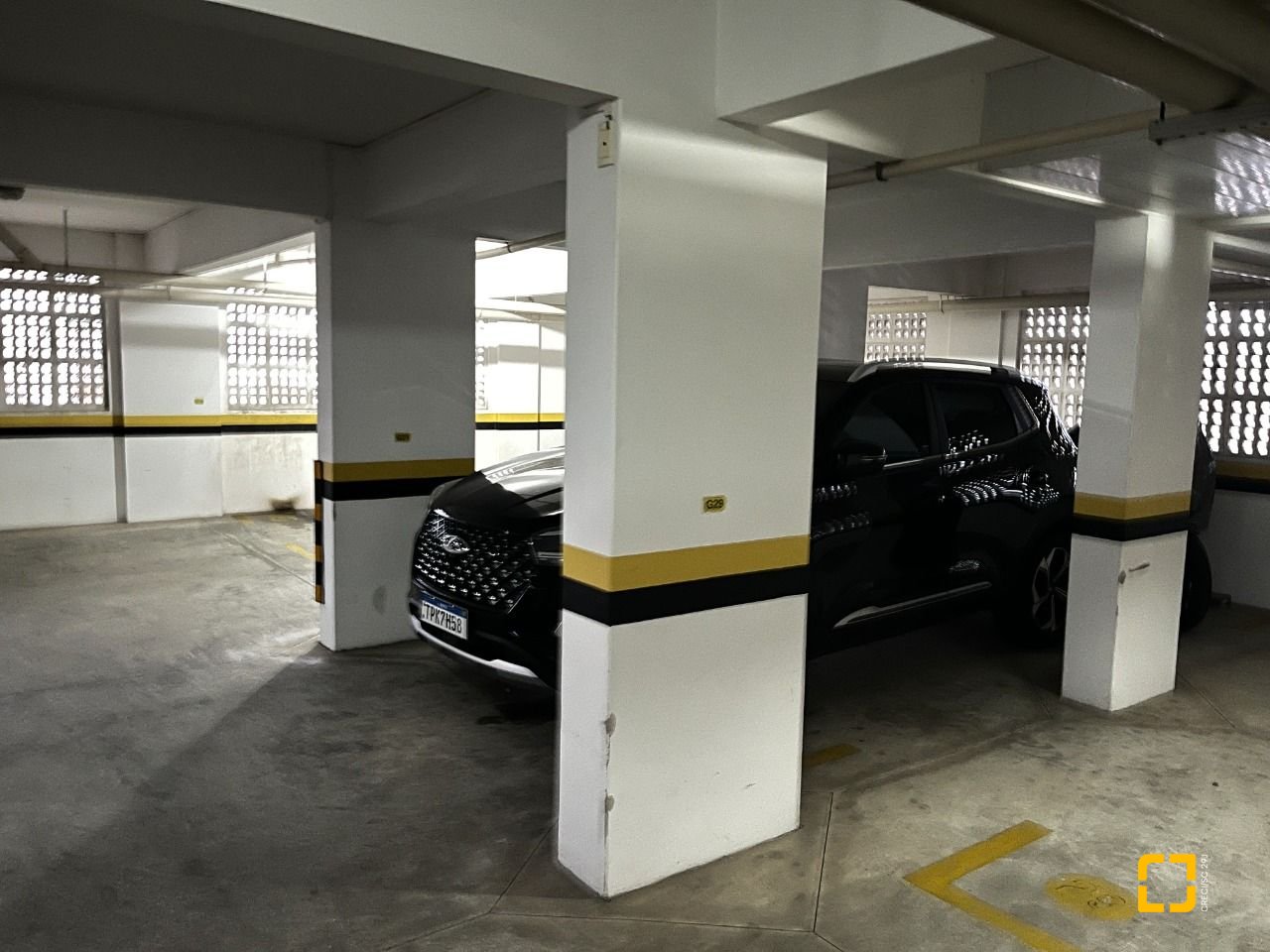 Apartamento com 57m², 2 quartos, 1 garagem, no bairro Barreiros em São José