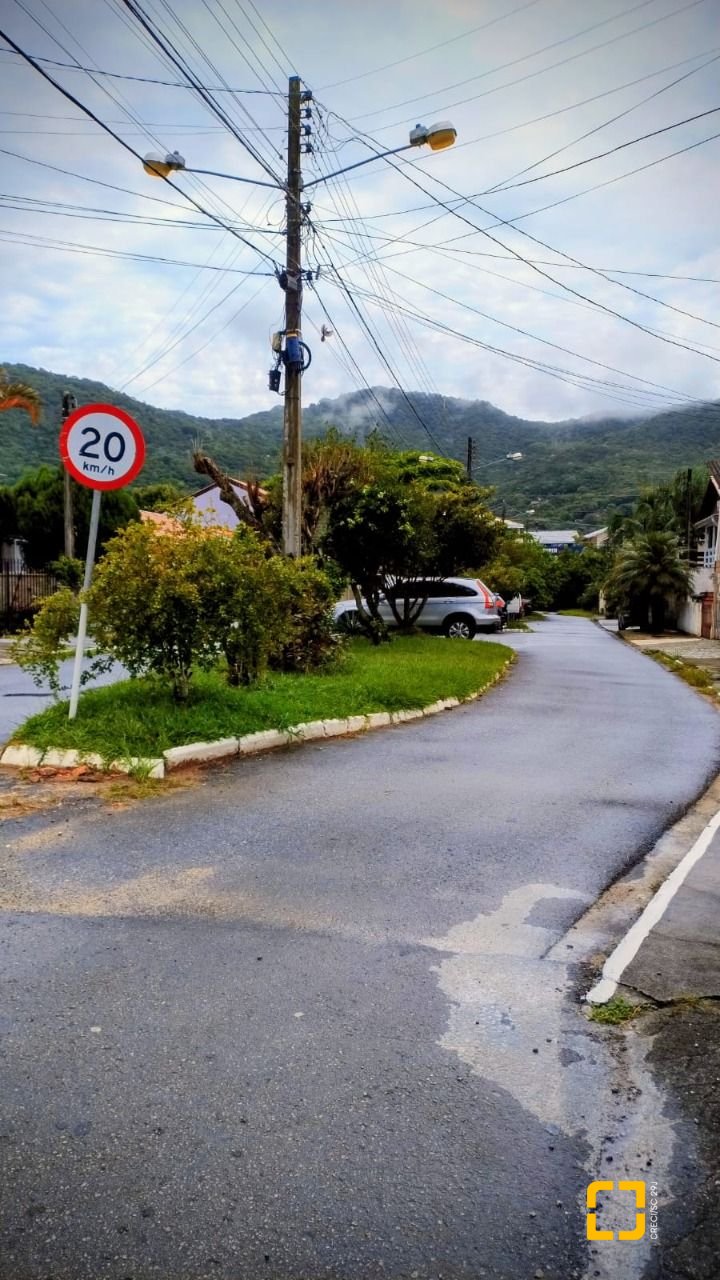 Casa com 99m², 2 quartos, 1 garagem, no bairro Vargem do Bom Jesus em Florianópolis