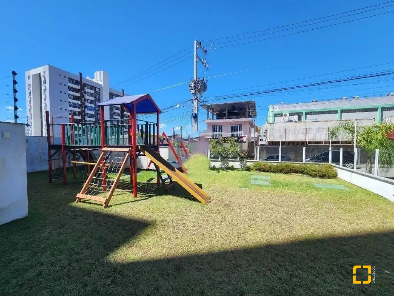 Apartamento com 72m², 2 quartos, 1 garagem, no bairro Ipiranga em São José