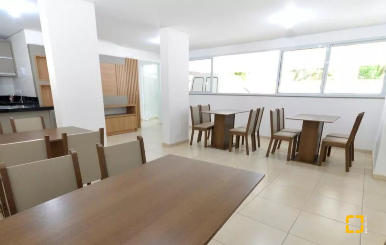 Apartamento com 72m², 2 quartos, 1 garagem, no bairro Ipiranga em São José