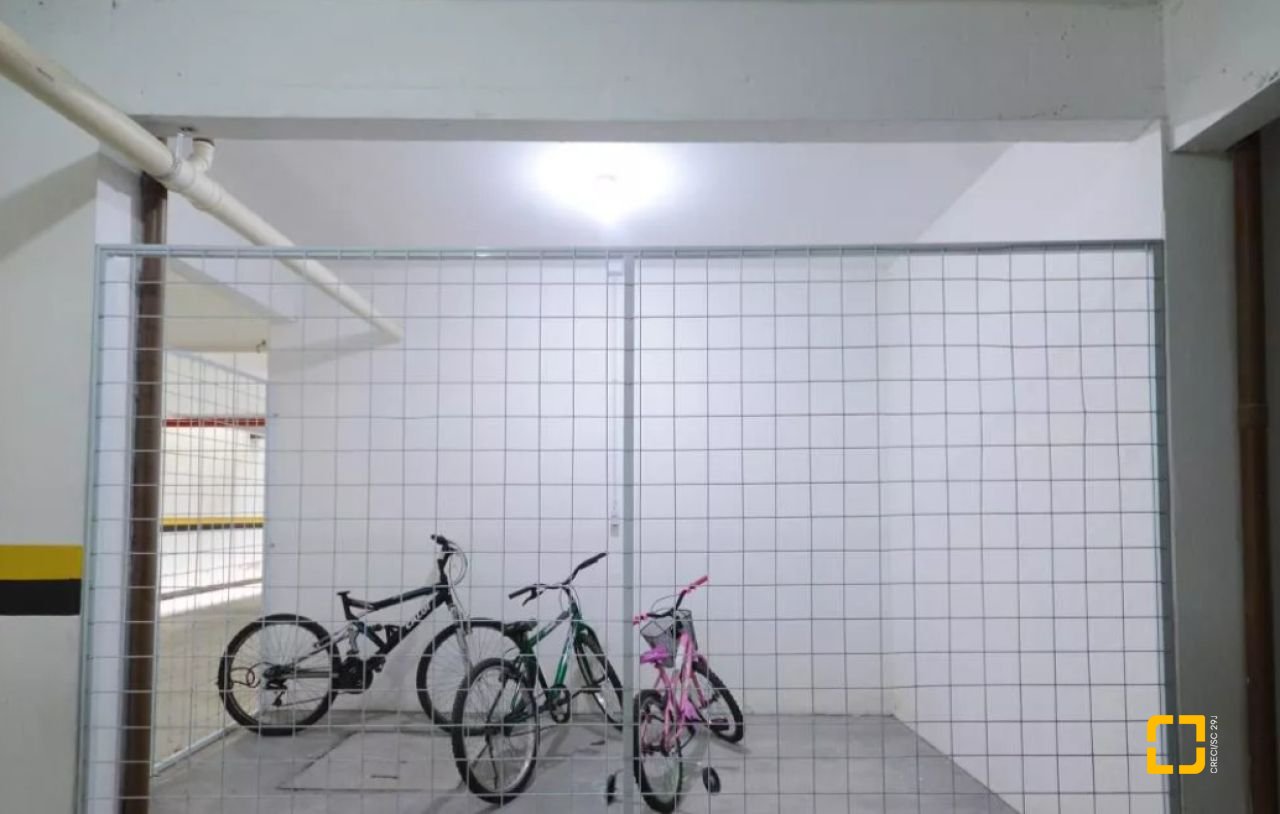 Apartamento com 72m², 2 quartos, 1 garagem, no bairro Ipiranga em São José