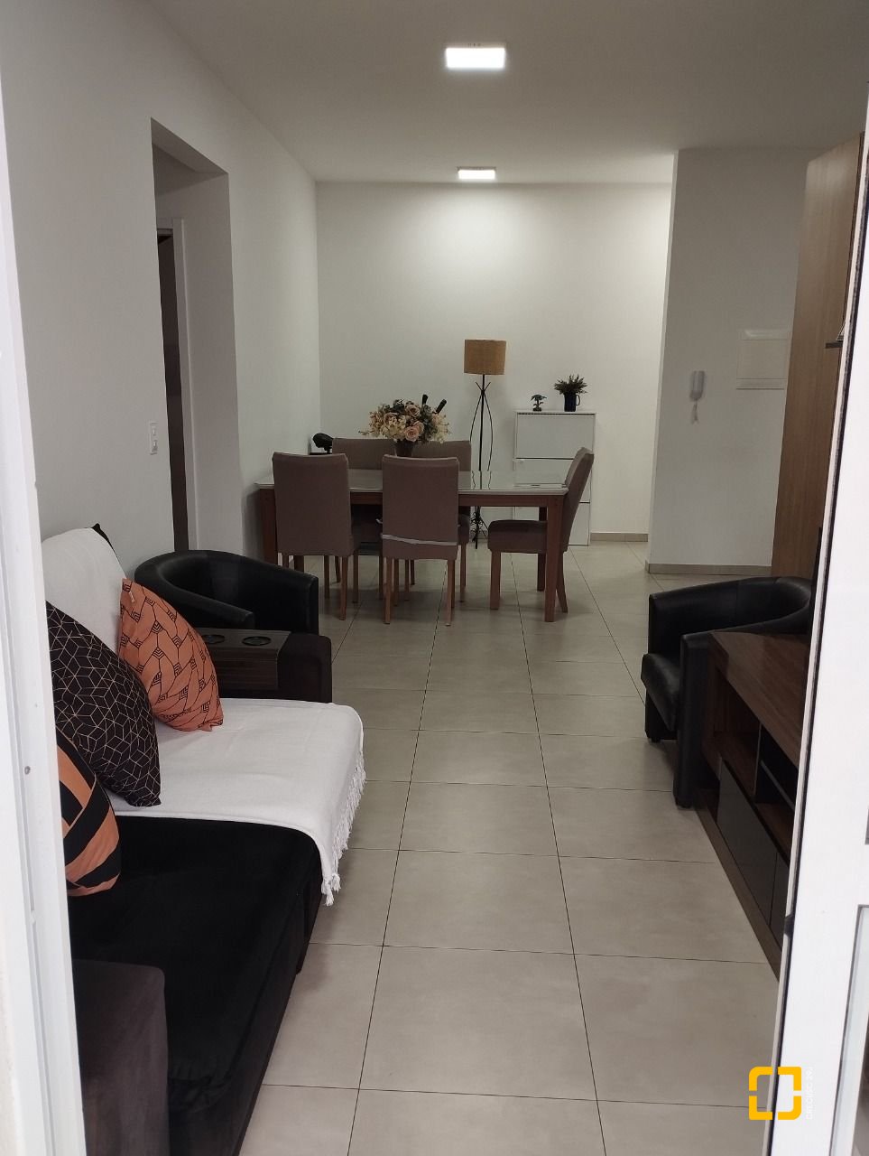 Apartamento com 72m², 2 quartos, 1 garagem, no bairro Ipiranga em São José