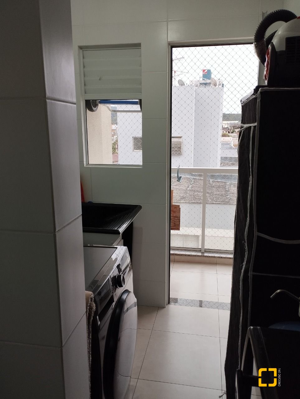 Apartamento com 72m², 2 quartos, 1 garagem, no bairro Ipiranga em São José