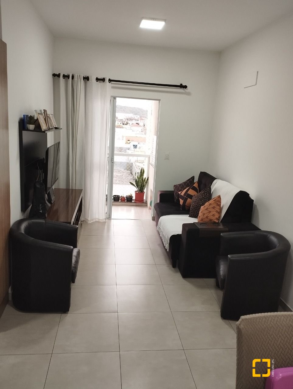 Apartamento com 72m², 2 quartos, 1 garagem, no bairro Ipiranga em São José