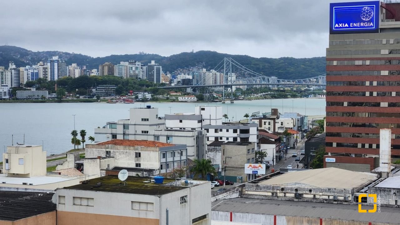 Apartamento com 102m², 4 quartos (sendo 1 suíte), 2 garagens, no bairro Estreito em Florianópolis