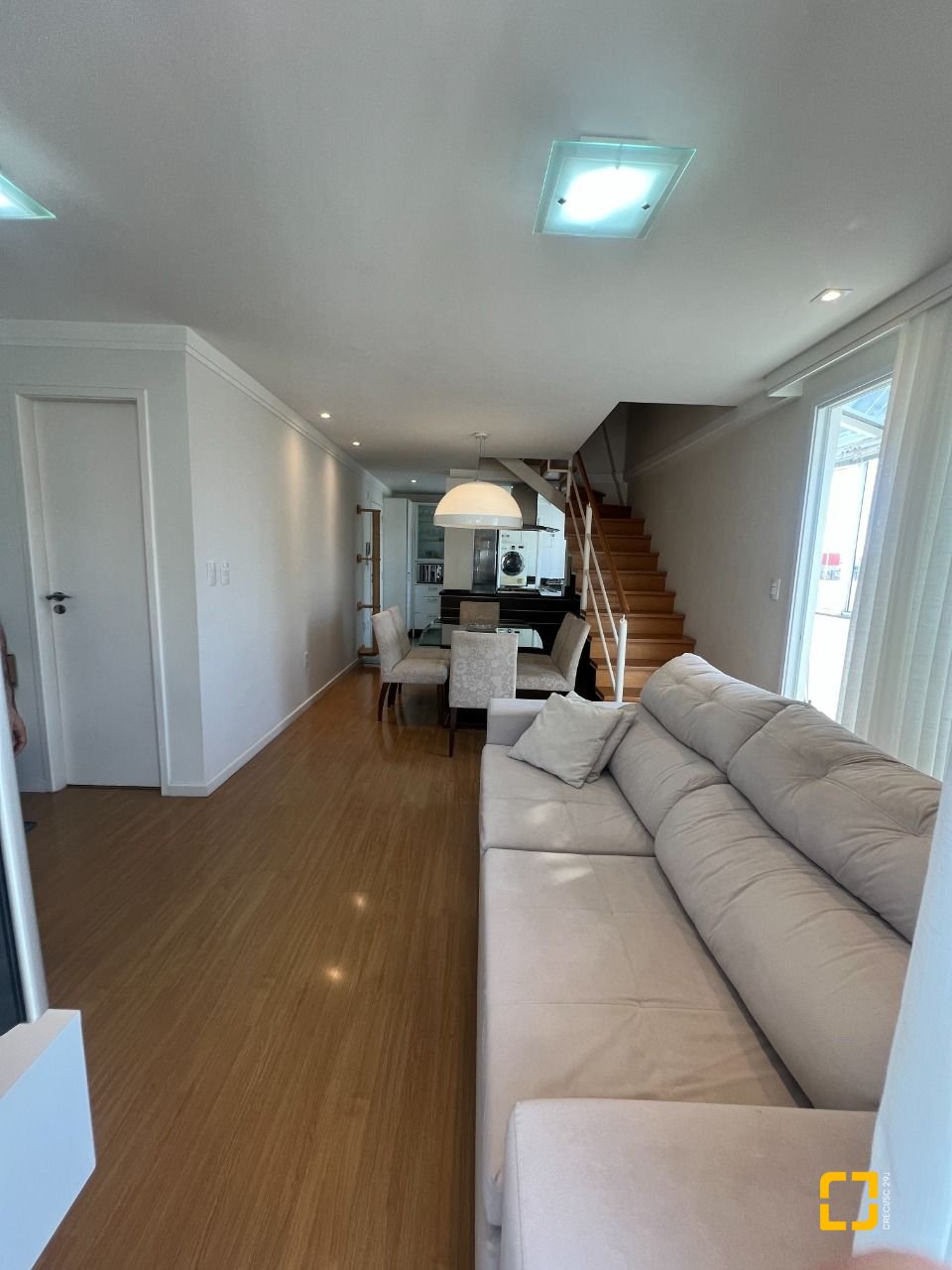 Apartamento com 104m², 4 quartos (sendo 1 suíte), 2 garagens, no bairro Centro em Florianópolis