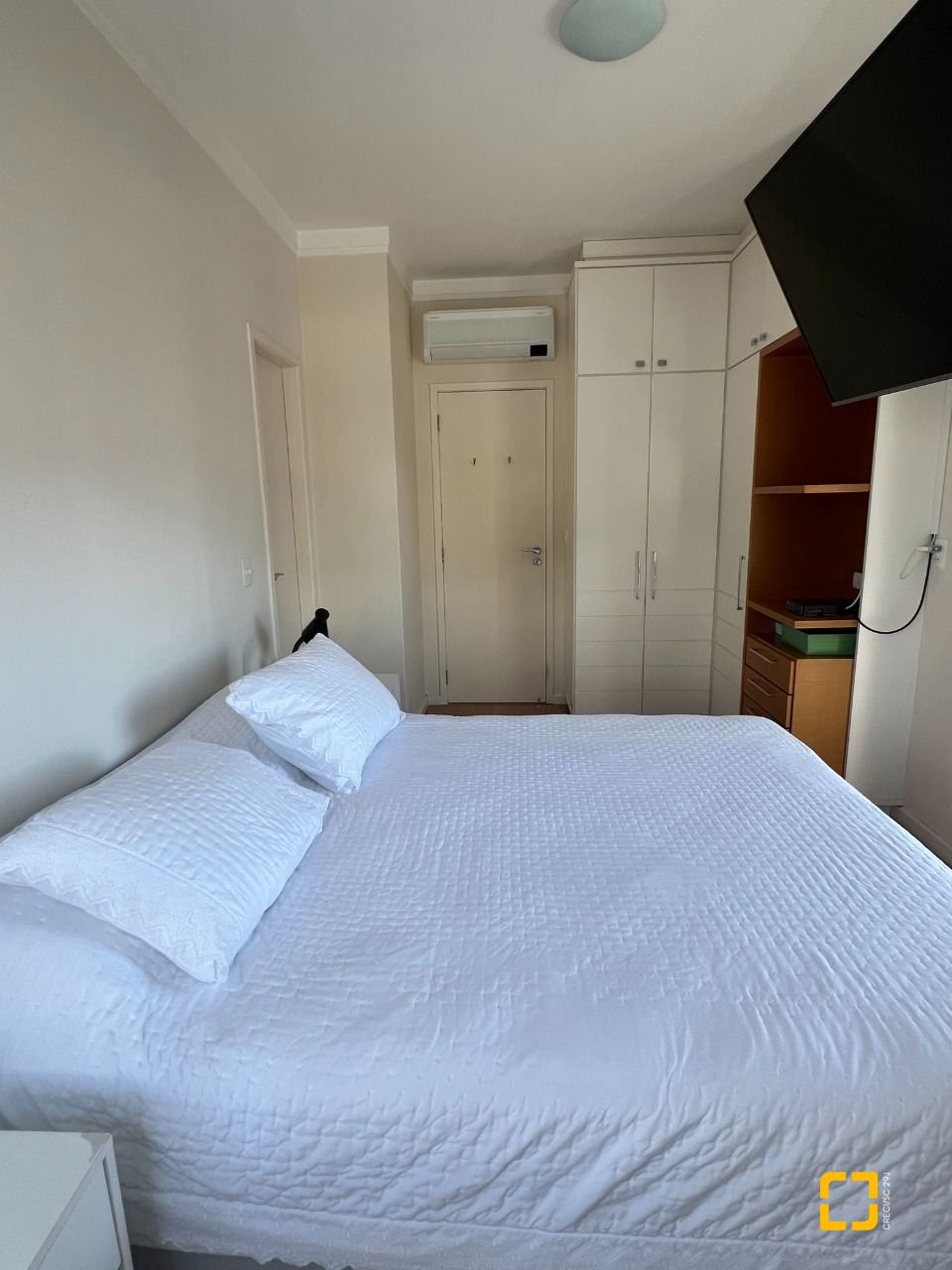 Apartamento com 104m², 4 quartos (sendo 1 suíte), 2 garagens, no bairro Centro em Florianópolis