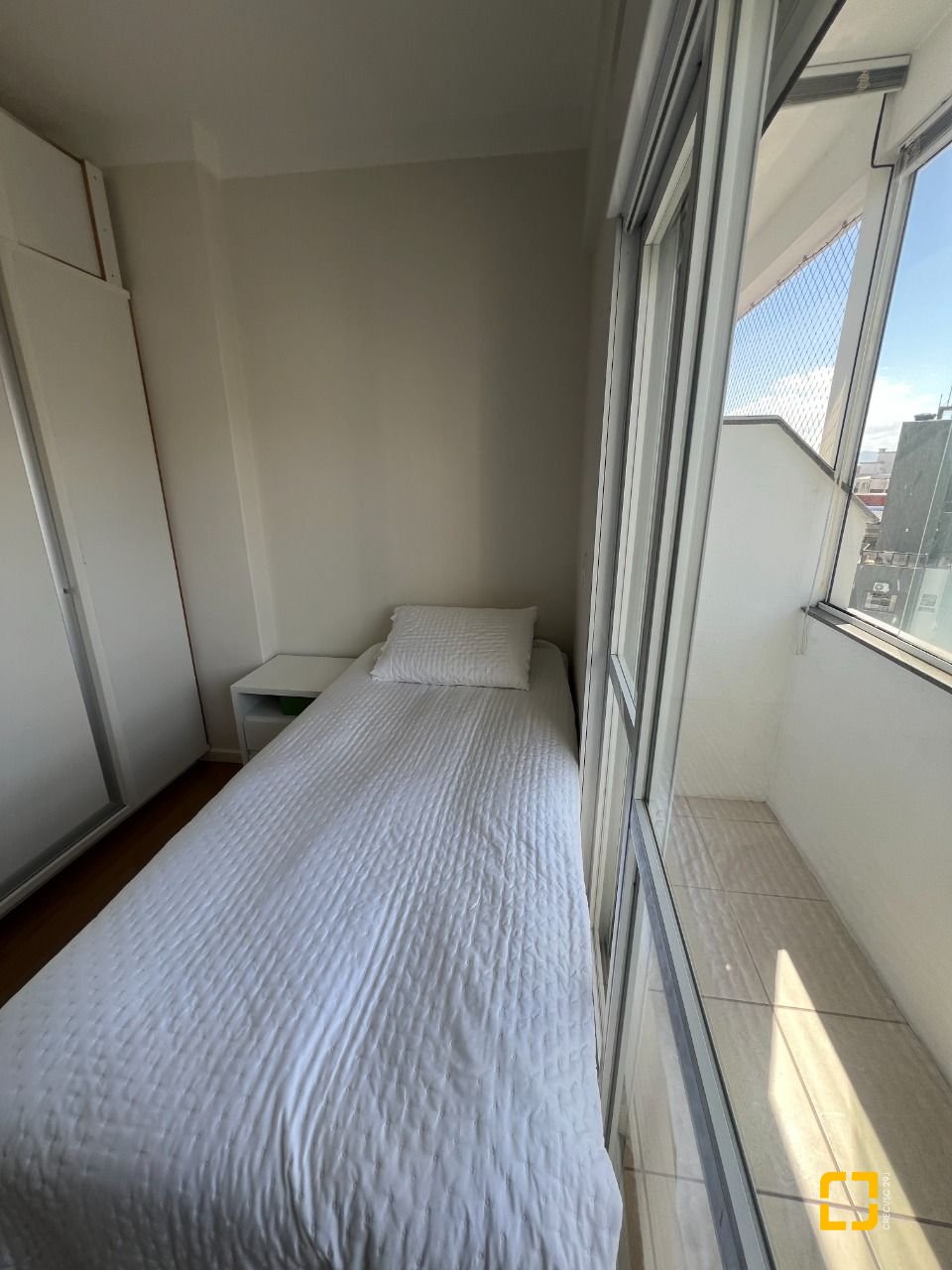 Apartamento com 104m², 4 quartos (sendo 1 suíte), 2 garagens, no bairro Centro em Florianópolis