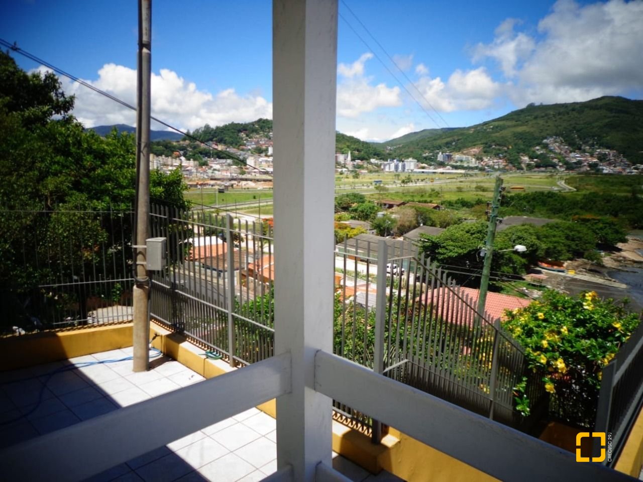 Casa com 220m², 6 quartos (sendo 1 suíte), no bairro Saco dos Limões em Florianópolis