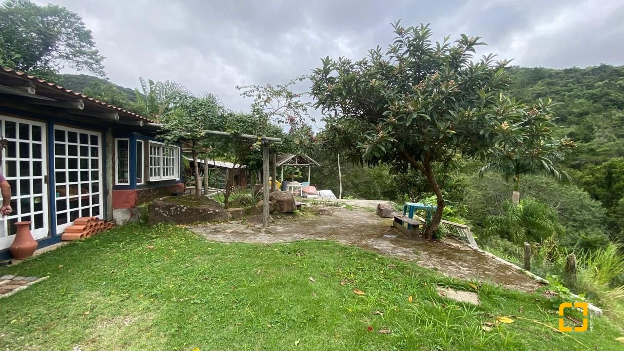 Sítio com 180m², 3 quartos (sendo 1 suíte), no bairro Vargem Grande em Florianópolis