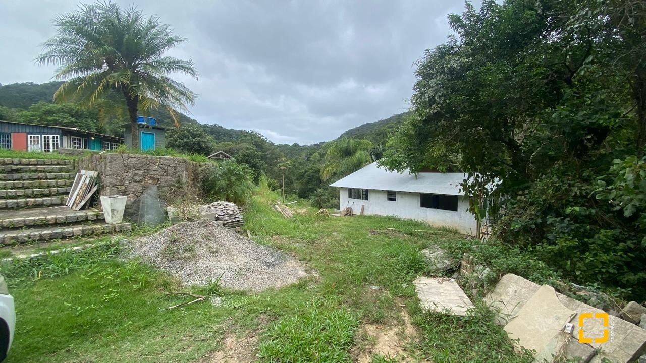Sítio com 180m², 3 quartos (sendo 1 suíte), no bairro Vargem Grande em Florianópolis