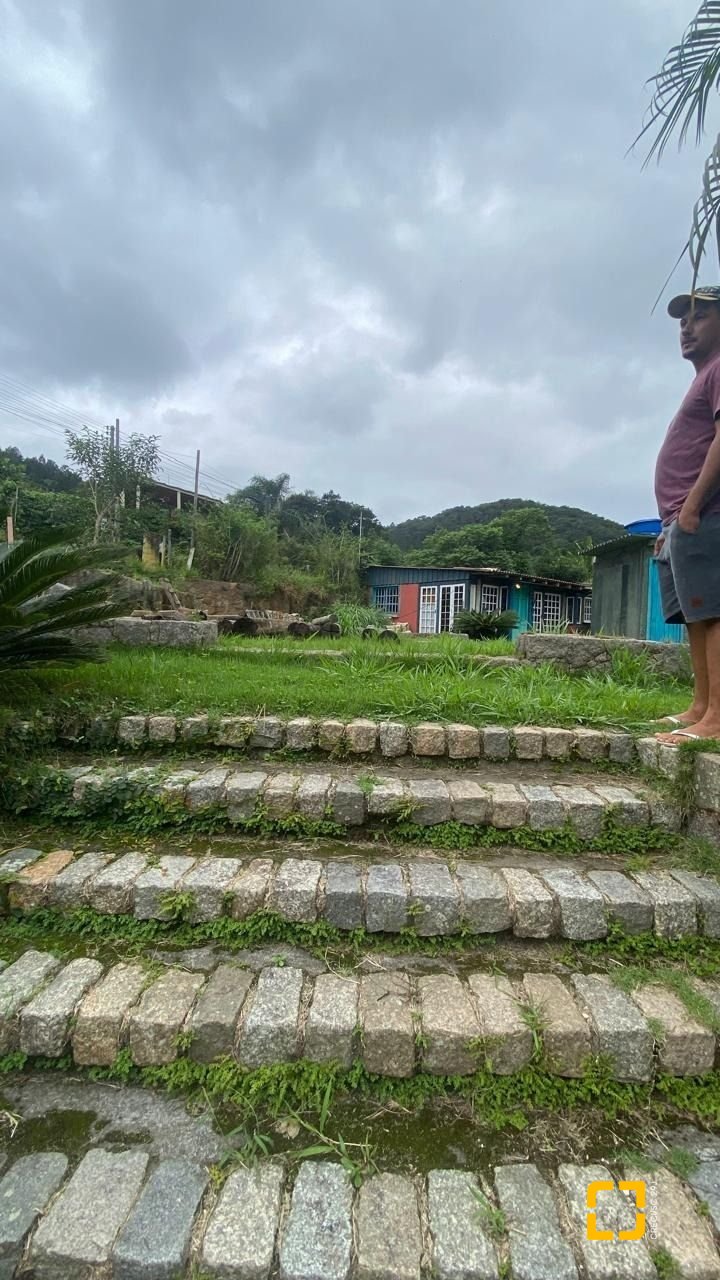 Sítio com 180m², 3 quartos (sendo 1 suíte), no bairro Vargem Grande em Florianópolis