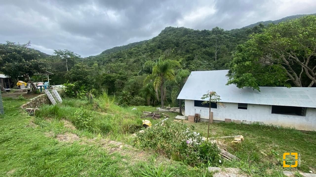 Sítio com 180m², 3 quartos (sendo 1 suíte), no bairro Vargem Grande em Florianópolis