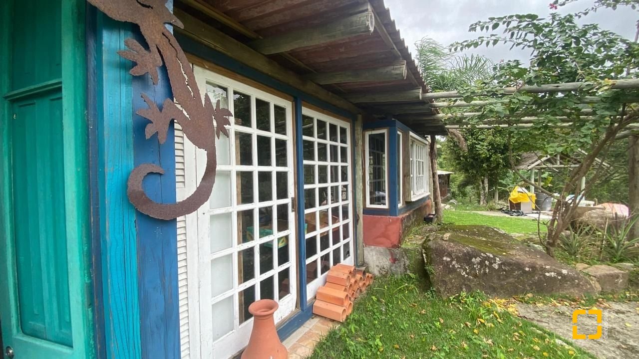 Sítio com 180m², 3 quartos (sendo 1 suíte), no bairro Vargem Grande em Florianópolis