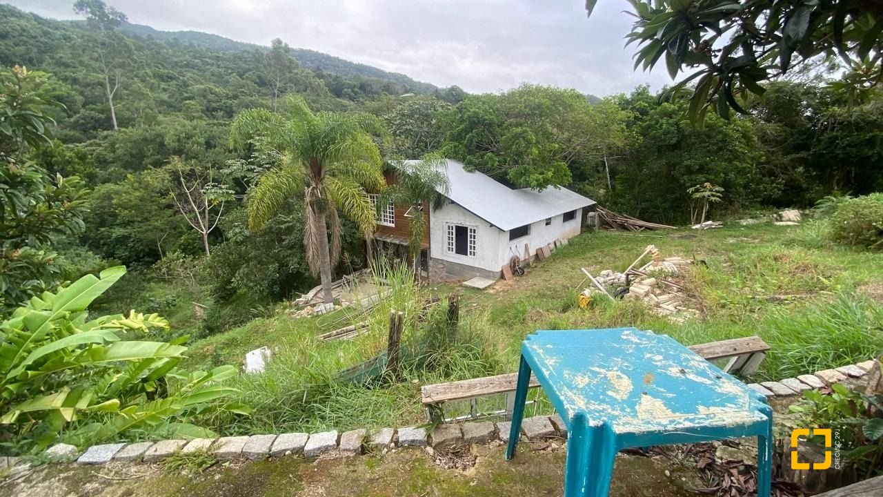 Sítio com 180m², 3 quartos (sendo 1 suíte), no bairro Vargem Grande em Florianópolis