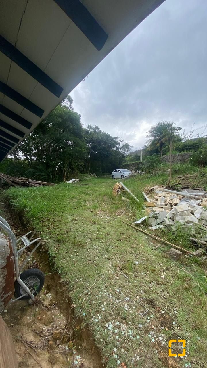 Sítio com 180m², 3 quartos (sendo 1 suíte), no bairro Vargem Grande em Florianópolis