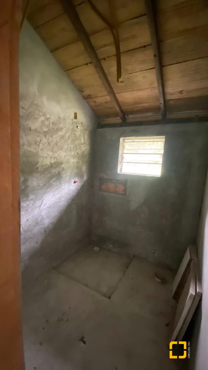 Sítio com 180m², 3 quartos (sendo 1 suíte), no bairro Vargem Grande em Florianópolis
