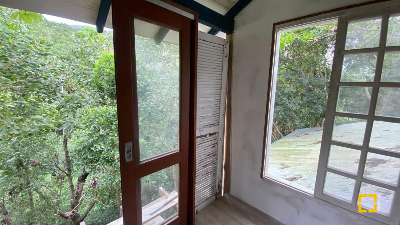 Sítio com 180m², 3 quartos (sendo 1 suíte), no bairro Vargem Grande em Florianópolis