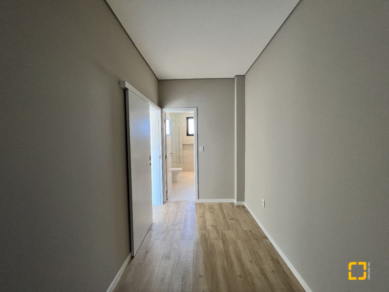 Casa de Condomínio com 261m², 8 quartos (sendo 4 suítes), 4 garagens, no bairro Rio Vermelho em Florianópolis