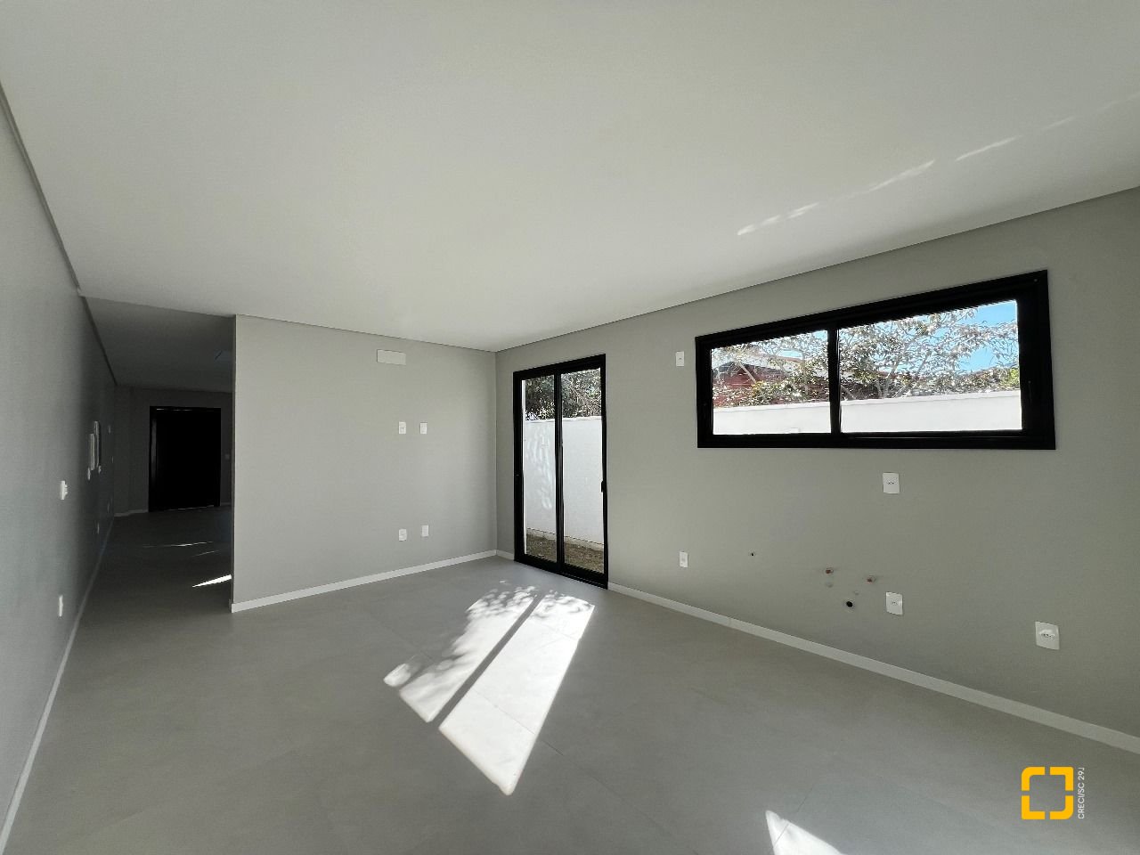 Casa com 1m², 4 quartos (sendo 1 suíte), 2 garagens, no bairro Ingleses em Florianópolis