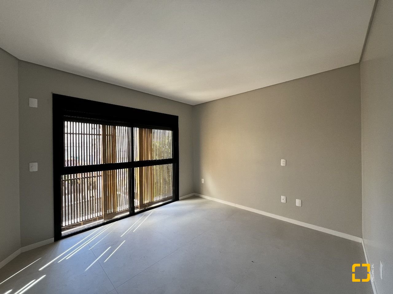 Casa com 1m², 4 quartos (sendo 1 suíte), 2 garagens, no bairro Ingleses em Florianópolis