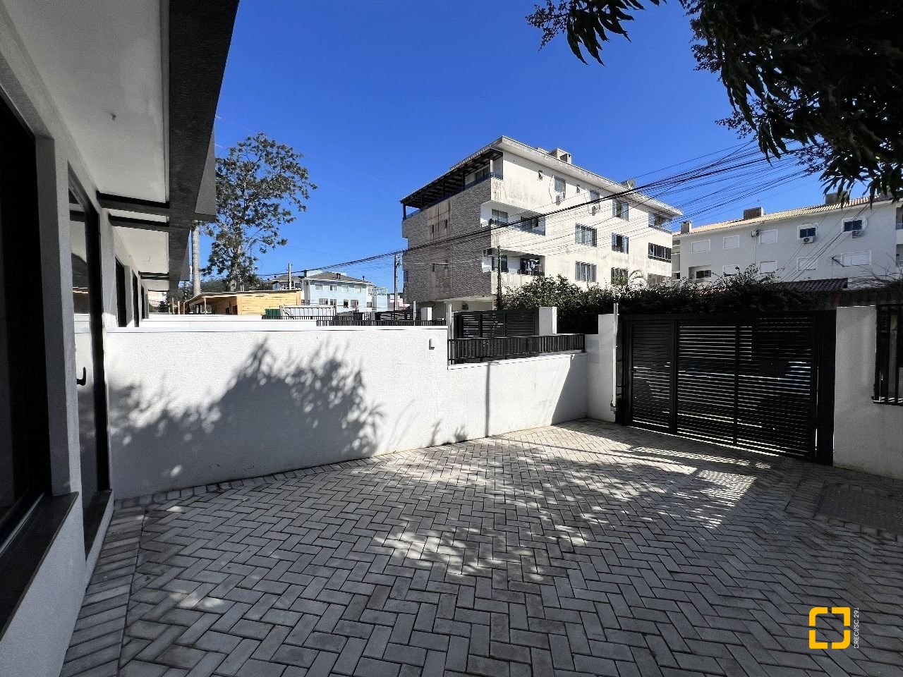 Casa com 1m², 4 quartos (sendo 1 suíte), 2 garagens, no bairro Ingleses em Florianópolis