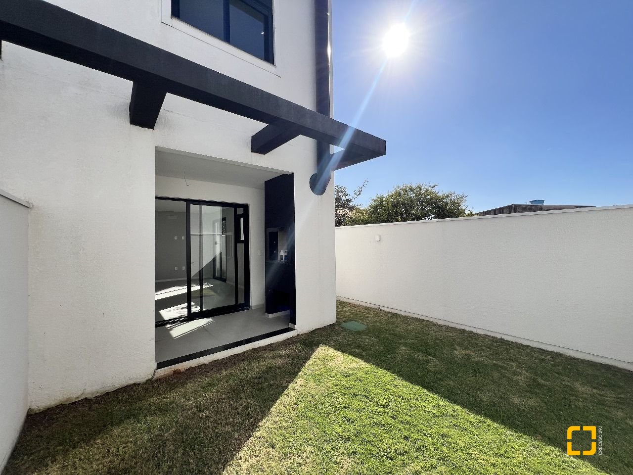 Casa com 1m², 4 quartos (sendo 1 suíte), 2 garagens, no bairro Ingleses em Florianópolis