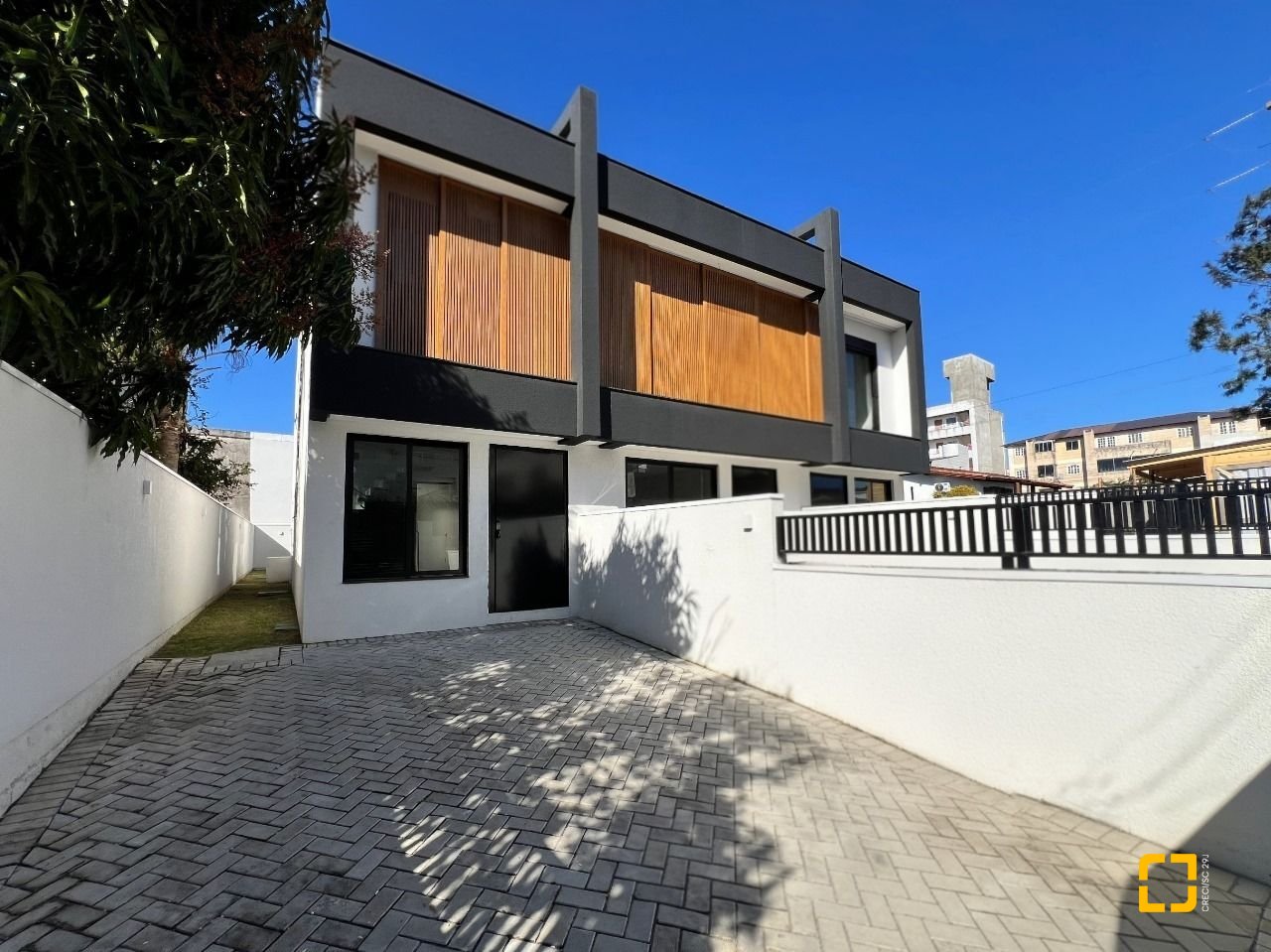 Casa com 1m², 4 quartos (sendo 1 suíte), 2 garagens, no bairro Ingleses em Florianópolis