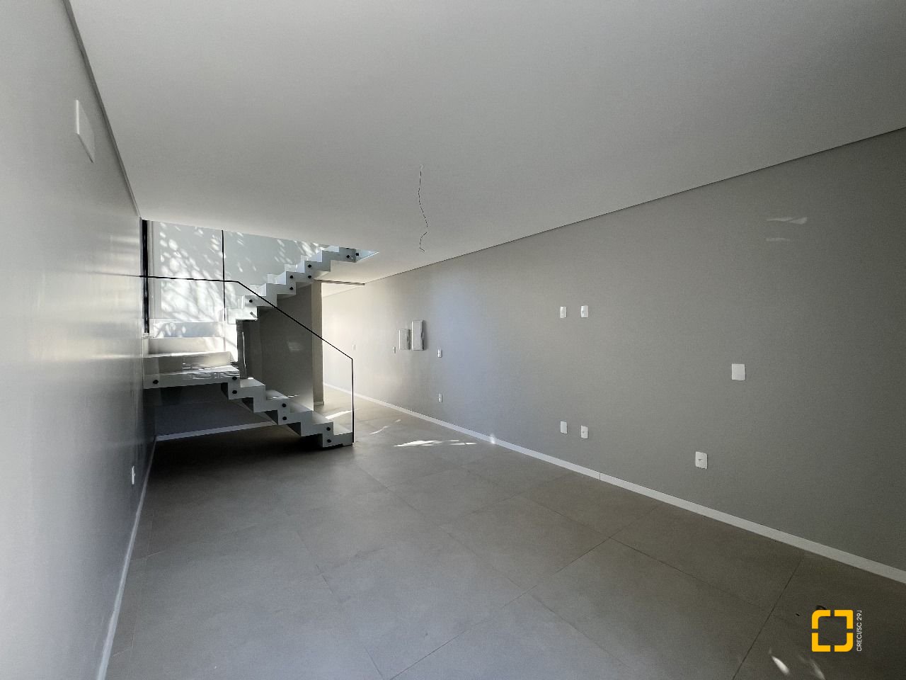 Casa com 1m², 4 quartos (sendo 1 suíte), 2 garagens, no bairro Ingleses em Florianópolis