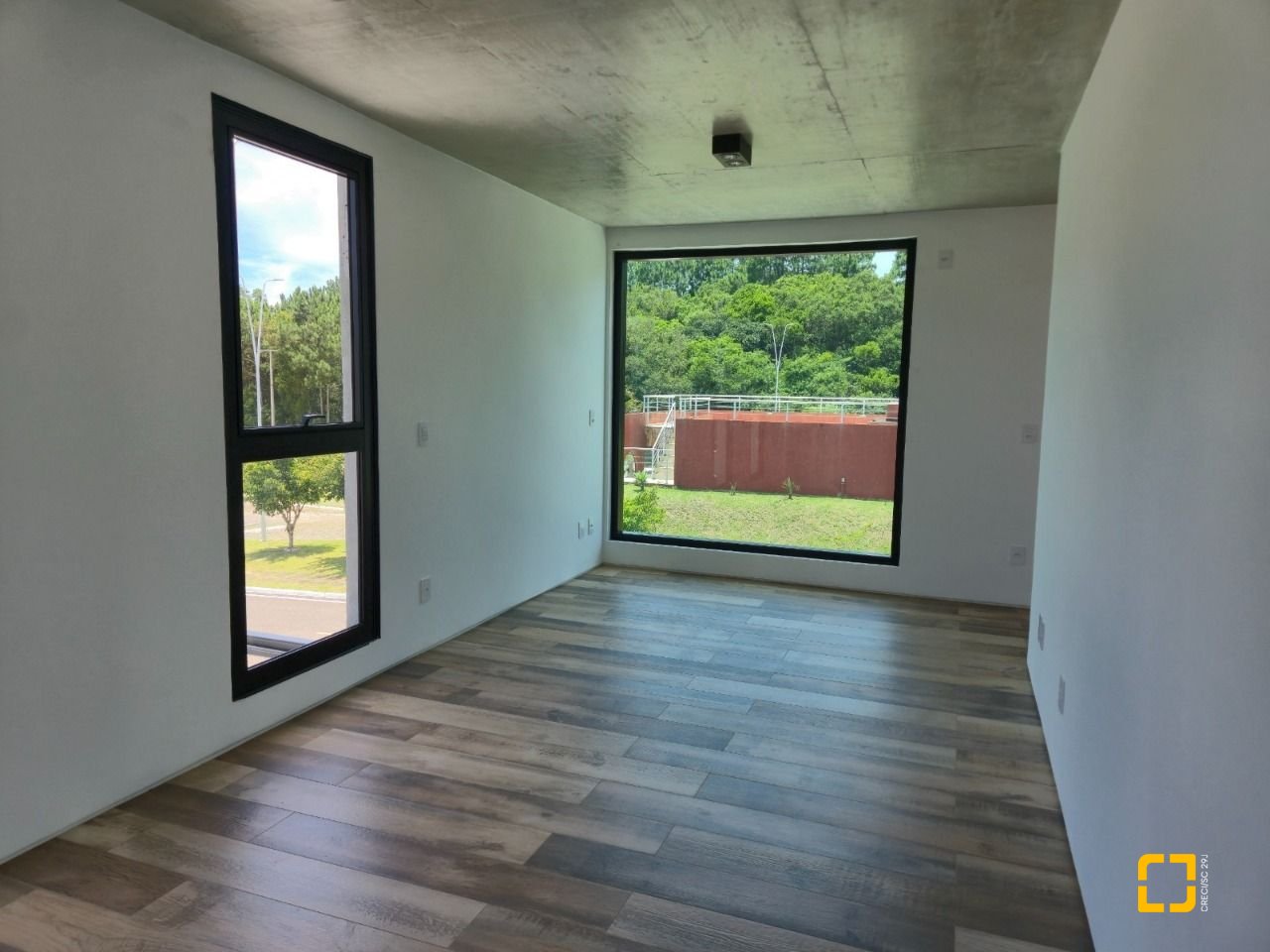 Casa de Condomínio com 265m², 8 quartos (sendo 4 suítes), 6 garagens, no bairro Rio Vermelho em Florianópolis