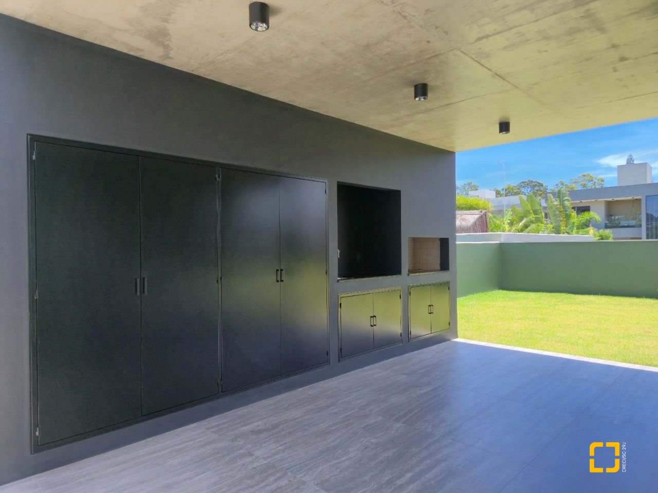 Casa de Condomínio com 265m², 8 quartos (sendo 4 suítes), 6 garagens, no bairro Rio Vermelho em Florianópolis