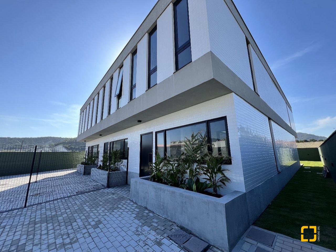 Casa com 183m², 6 quartos (sendo 3 suítes), 2 garagens, no bairro Ingleses em Florianópolis