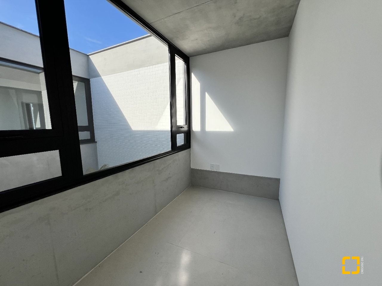 Casa com 183m², 6 quartos (sendo 3 suítes), 2 garagens, no bairro Ingleses em Florianópolis